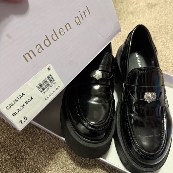Madden Girl Lug Sole Loafers Calistaa black 7.5 - Picture 3 of 9